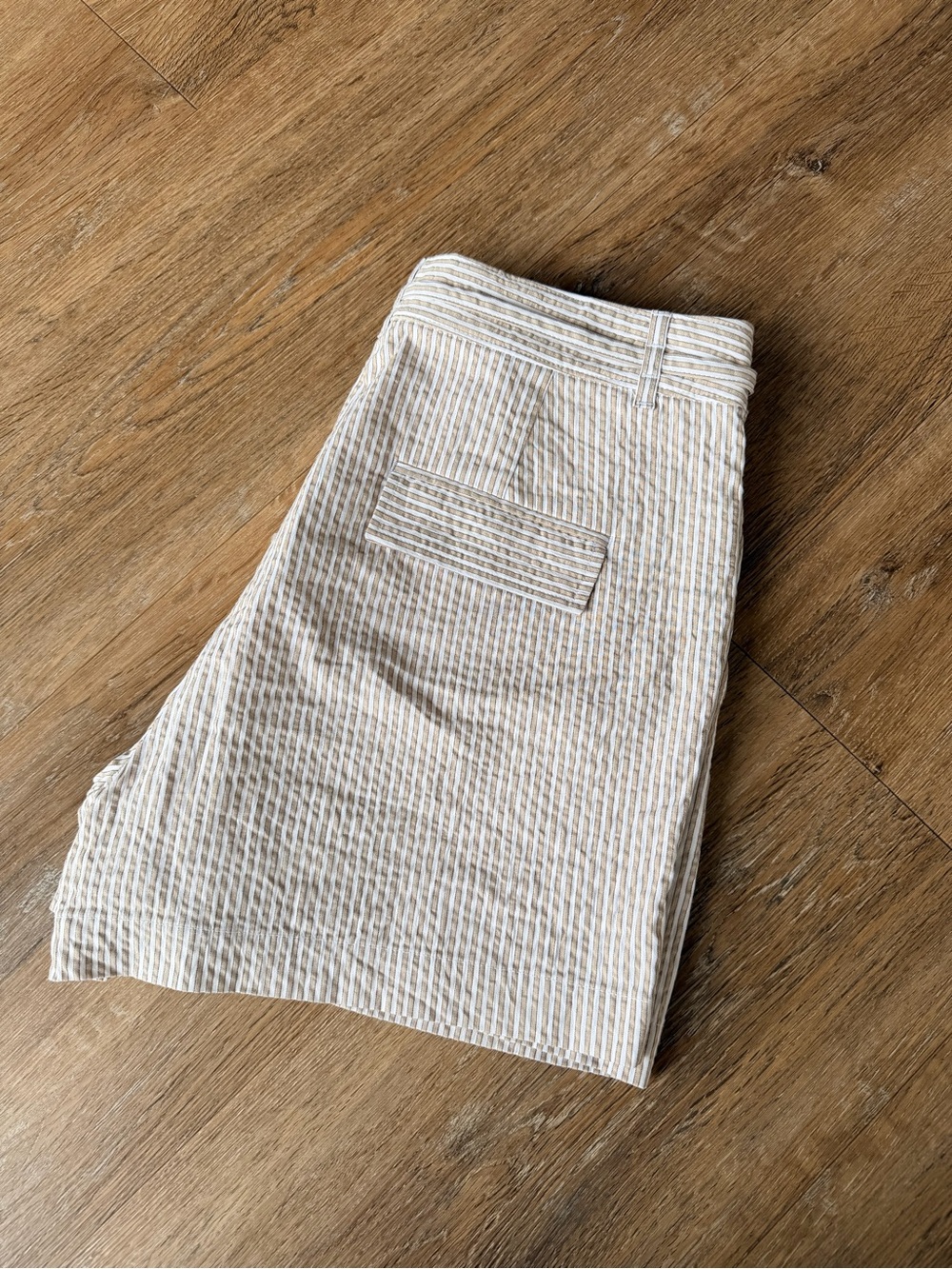 Loft - textured striped short - size 10